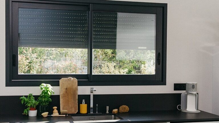 Volets roulants à Vernon : faites le choix de l&rsquo;occultation totale